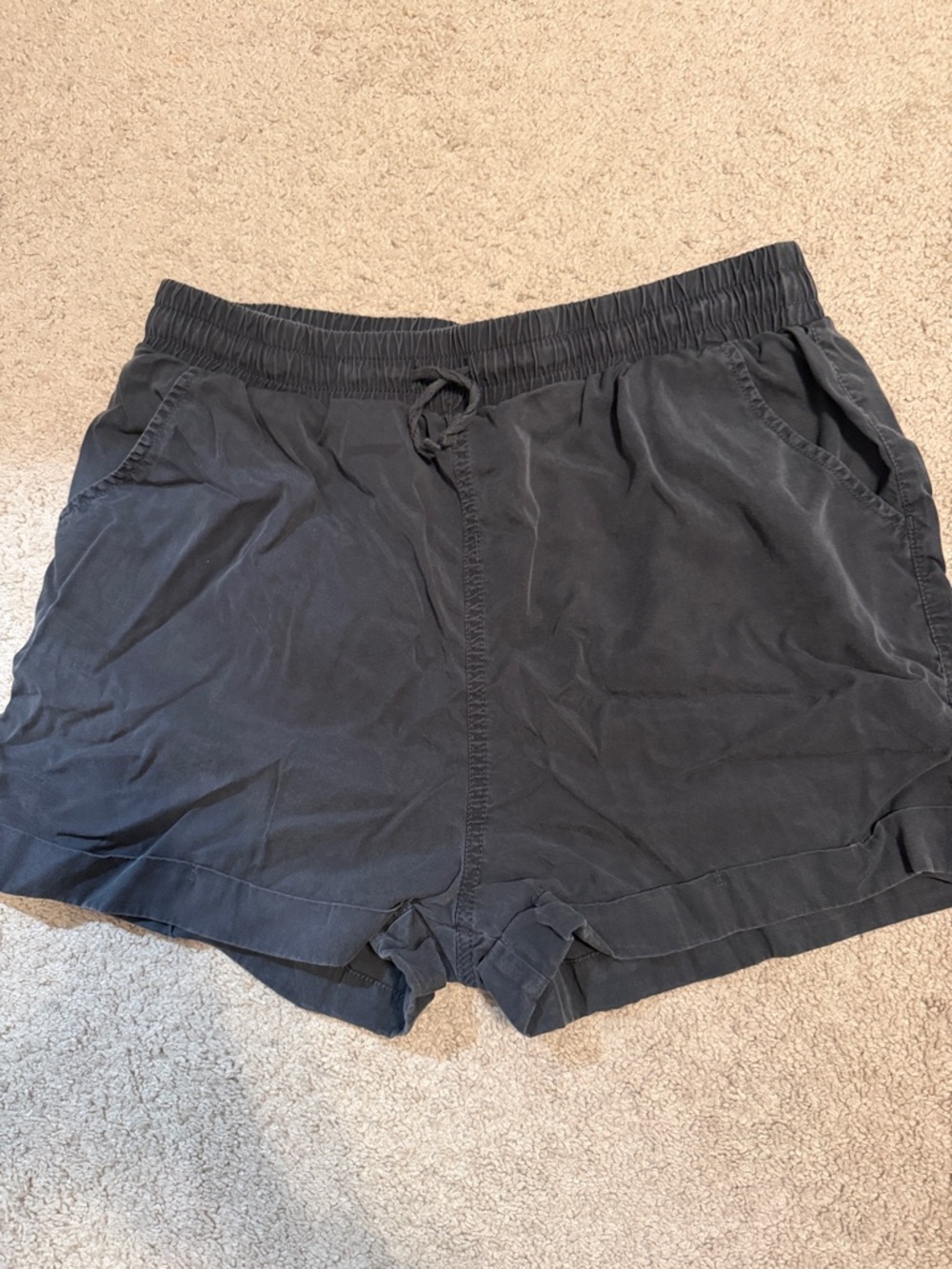 Universal Thread pull on Shorts